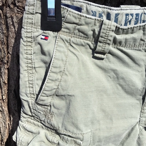 Tommy Hilfiger Light Olive Green Khaki Cargo Shorts Yacht Club Adjustable 5 - Picture 4 of 16